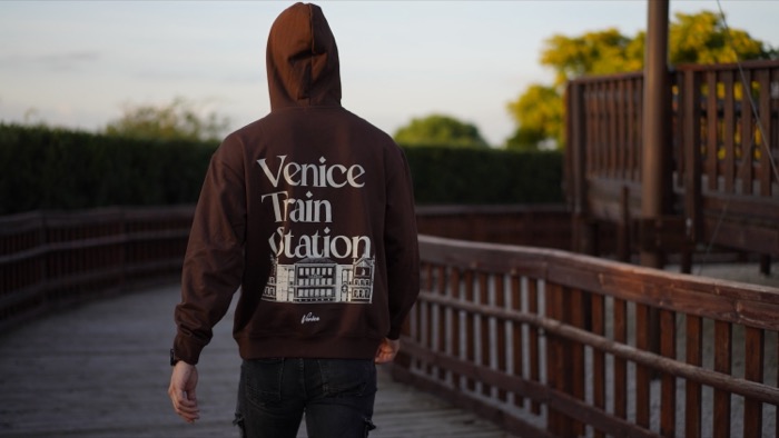 Temporada 1 Venice Train Station 87