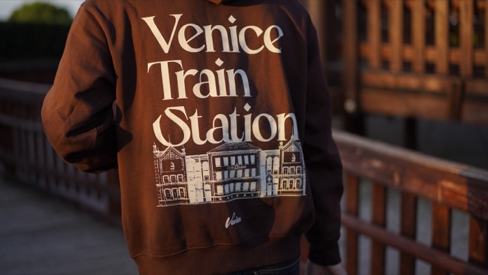 Temporada 1 Venice Train Station 104