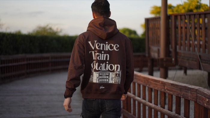 Temporada 1 Venice Train Station 107