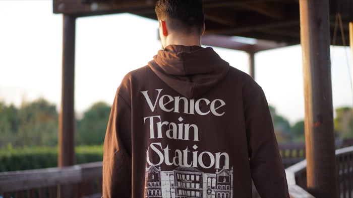Temporada 1 Venice Train Station 142