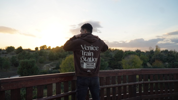 Temporada 1 Venice Train Station 214