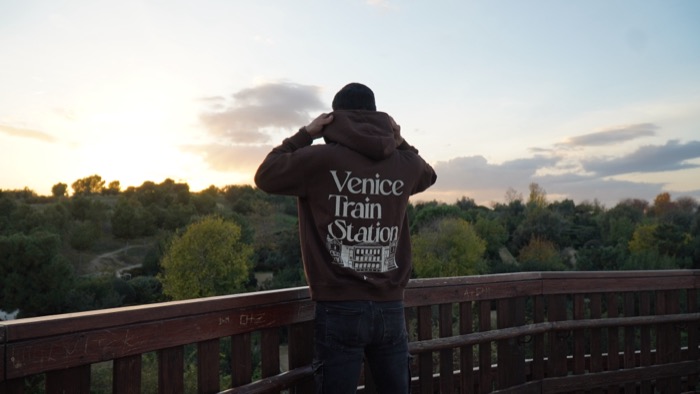 Temporada 1 Venice Train Station 217