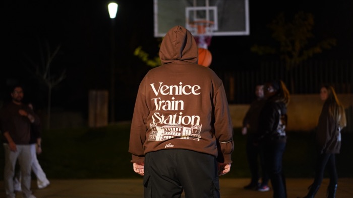 Temporada 1 Venice Train Station 427