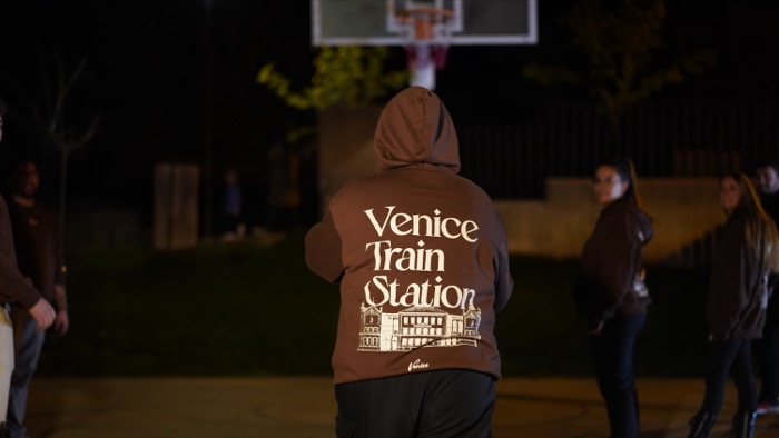 Temporada 1 Venice Train Station 428