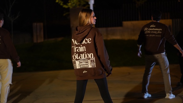 Temporada 1 Venice Train Station 453